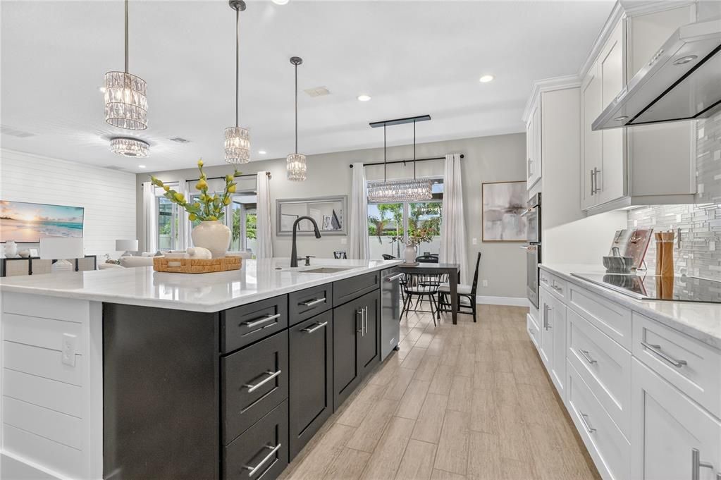 待售: $1,600,000 (6 贝兹, 5 浴室, 5177 平方英尺)