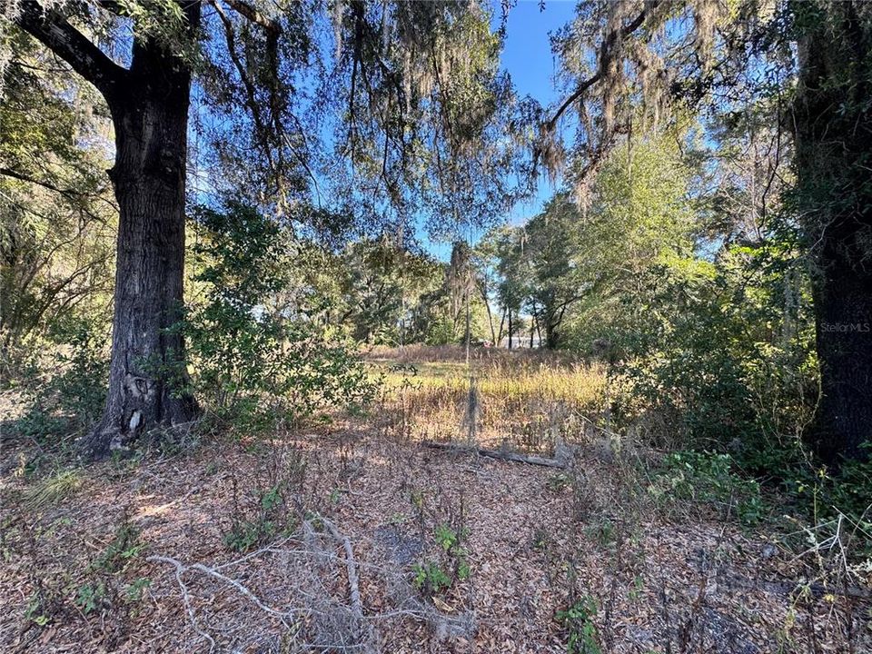 На продажу: $40,000 (2.01 acres)