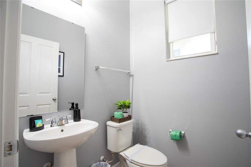 For Rent: $2,600 (4 beds, 3 baths, 1637 Square Feet)