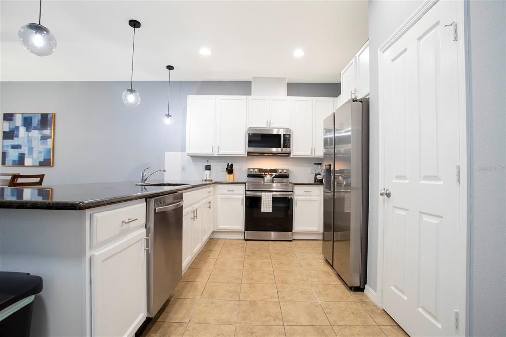 For Rent: $2,600 (4 beds, 3 baths, 1637 Square Feet)