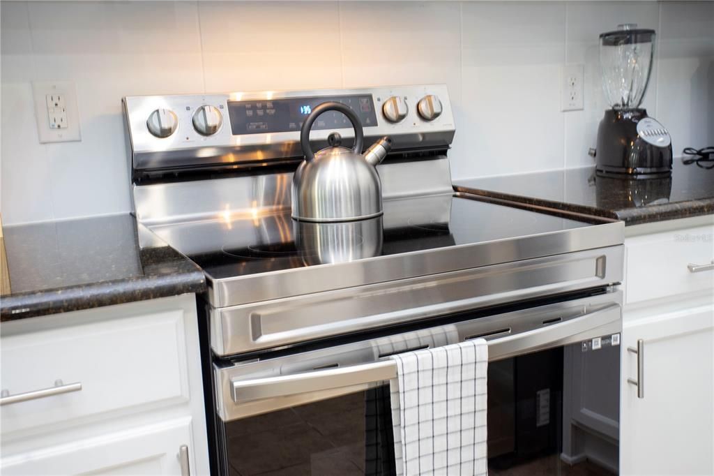 For Rent: $2,600 (4 beds, 3 baths, 1637 Square Feet)