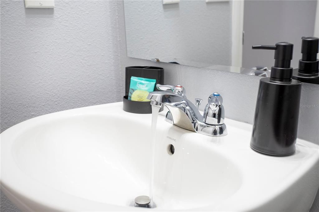 For Rent: $2,600 (4 beds, 3 baths, 1637 Square Feet)