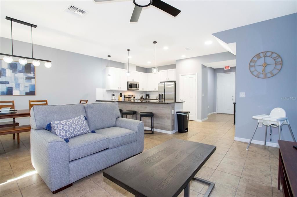 For Rent: $2,600 (4 beds, 3 baths, 1637 Square Feet)