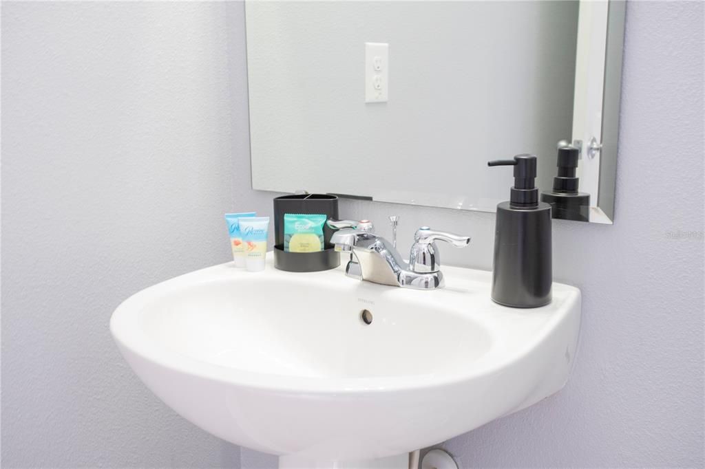 For Rent: $2,600 (4 beds, 3 baths, 1637 Square Feet)