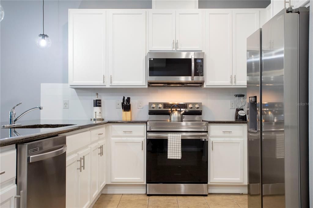 For Rent: $2,600 (4 beds, 3 baths, 1637 Square Feet)