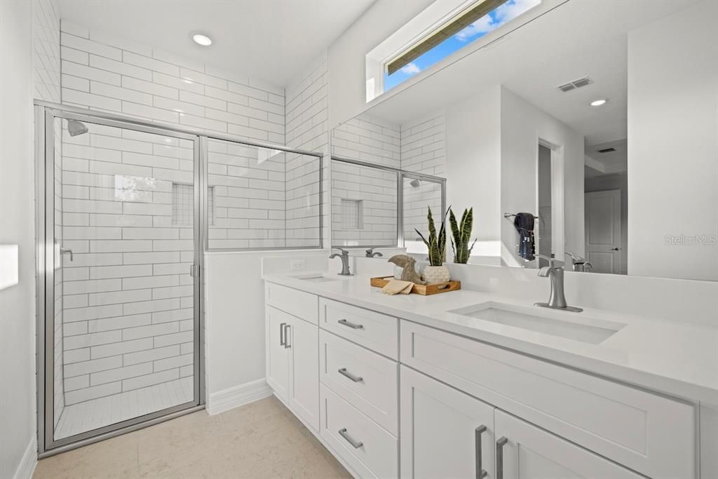 For Rent: $2,425 (4 beds, 3 baths, 1990 Square Feet)