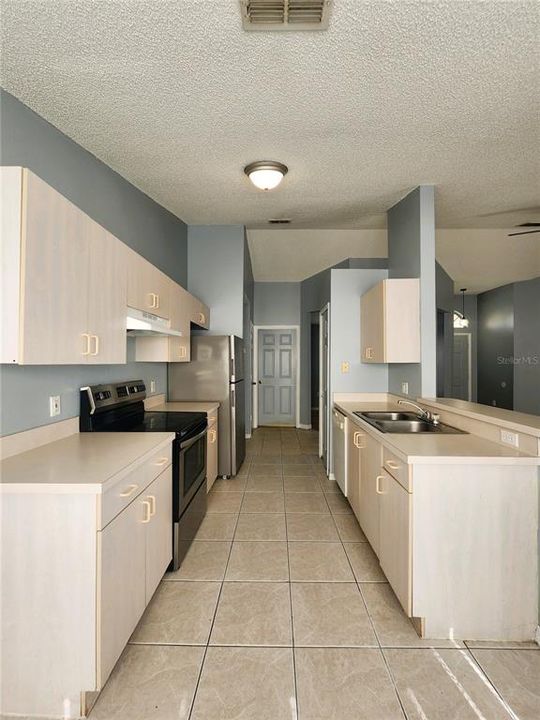 For Rent: $1,649 (3 beds, 2 baths, 1285 Square Feet)
