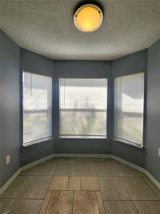 For Rent: $1,649 (3 beds, 2 baths, 1285 Square Feet)