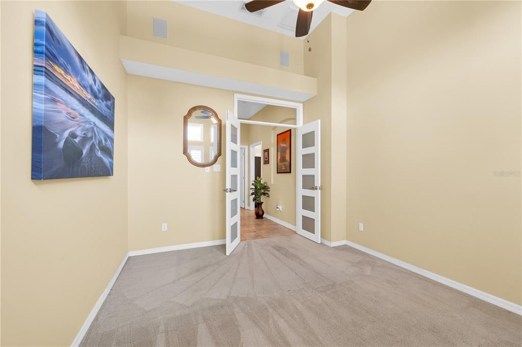 En Venta: $895,000 (4 camas, 3 baños, 3055 Pies cuadrados)