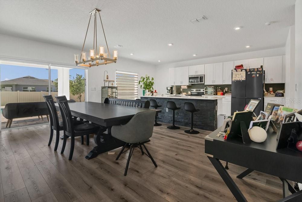 待售: $539,900 (5 贝兹, 3 浴室, 2396 平方英尺)