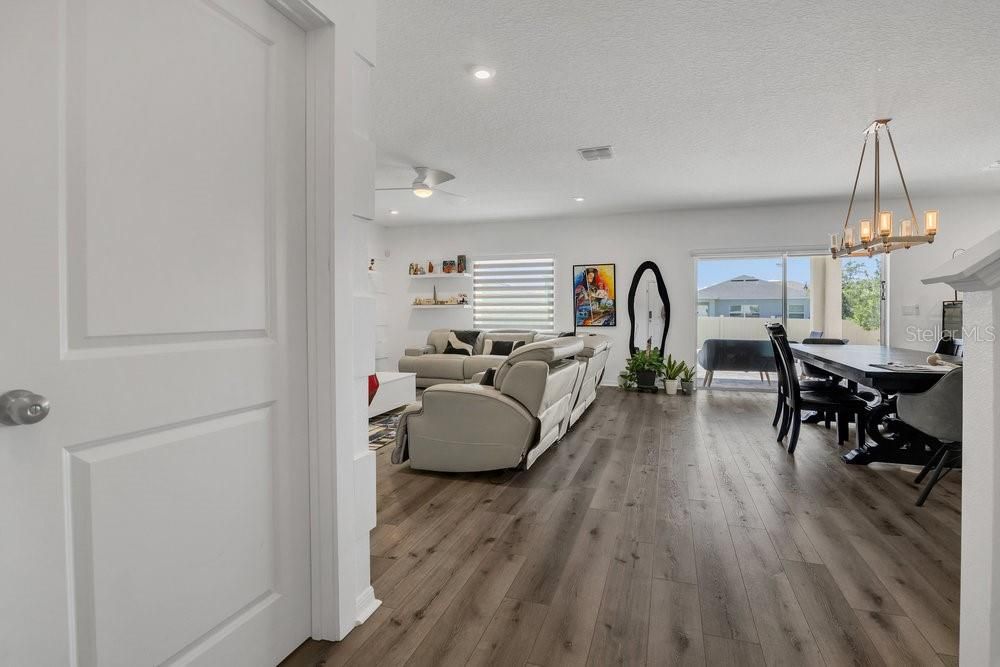 待售: $539,900 (5 贝兹, 3 浴室, 2396 平方英尺)