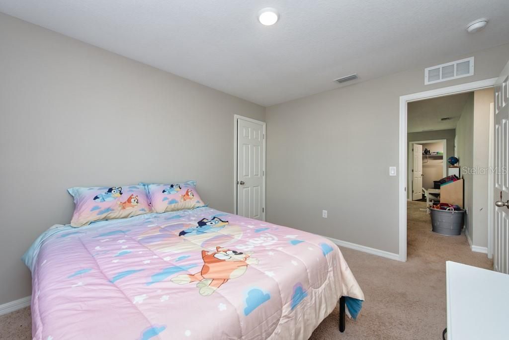 待售: $395,000 (4 贝兹, 2 浴室, 2266 平方英尺)