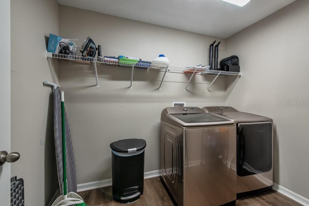 待售: $395,000 (4 贝兹, 2 浴室, 2266 平方英尺)