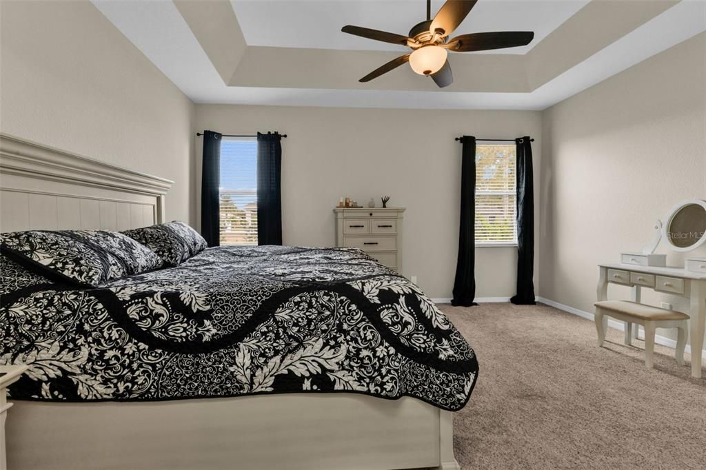 En Venta: $428,400 (3 camas, 2 baños, 2221 Pies cuadrados)