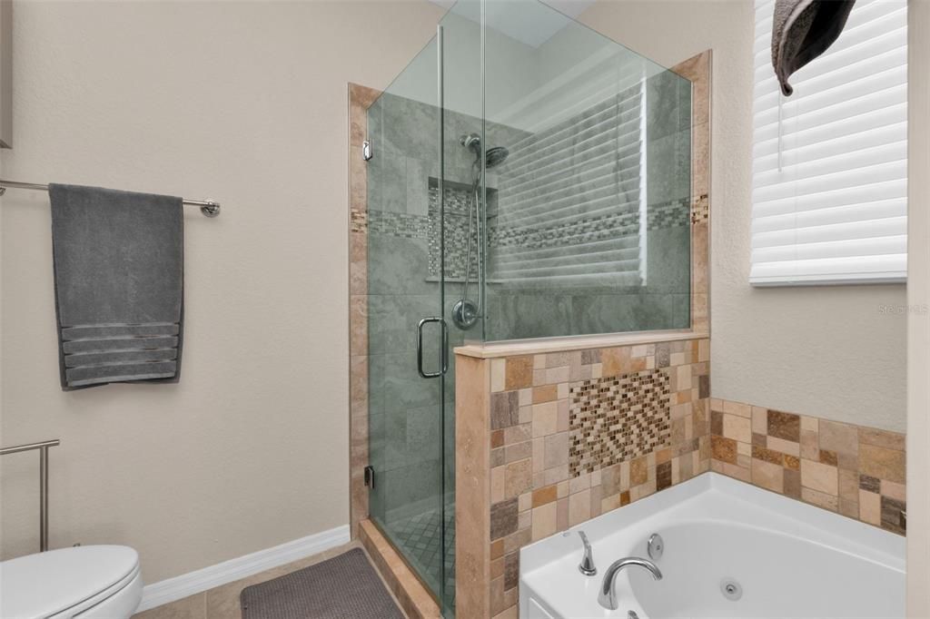 En Venta: $428,400 (3 camas, 2 baños, 2221 Pies cuadrados)