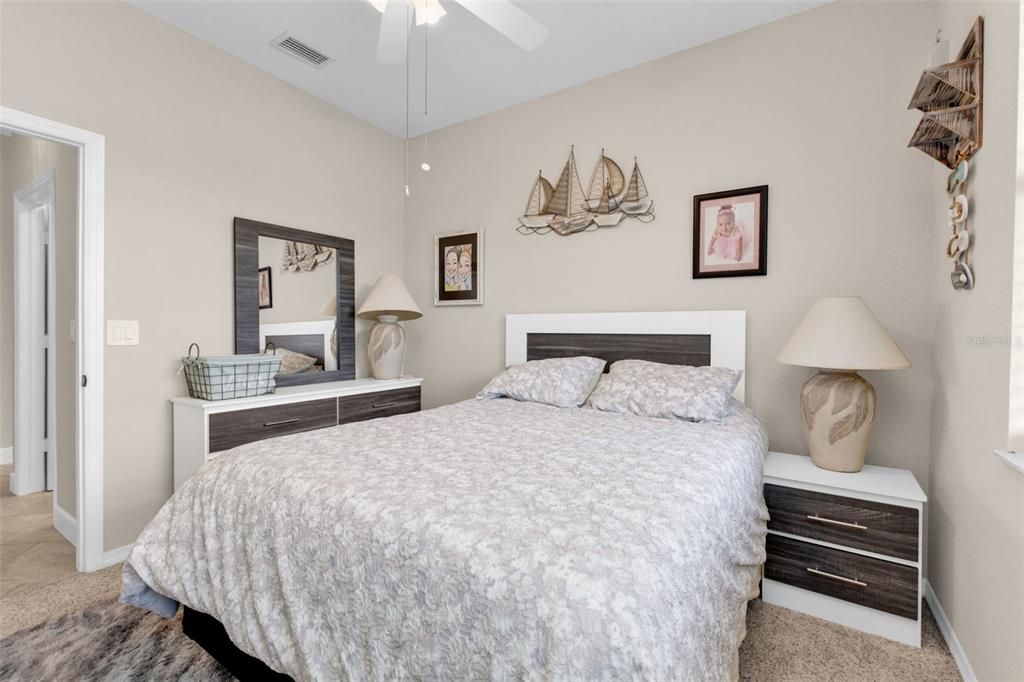 En Venta: $428,400 (3 camas, 2 baños, 2221 Pies cuadrados)