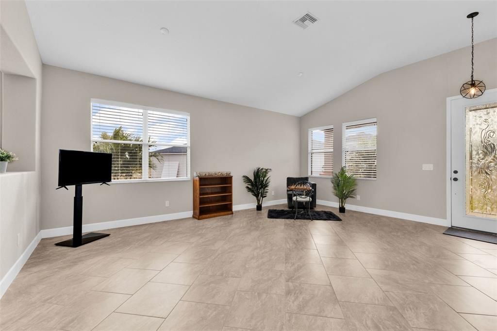 En Venta: $428,400 (3 camas, 2 baños, 2221 Pies cuadrados)