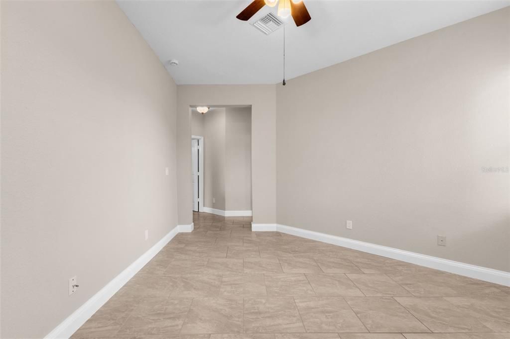 En Venta: $428,400 (3 camas, 2 baños, 2221 Pies cuadrados)