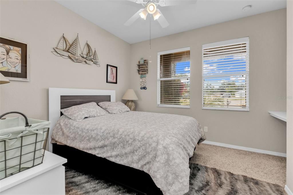 En Venta: $428,400 (3 camas, 2 baños, 2221 Pies cuadrados)