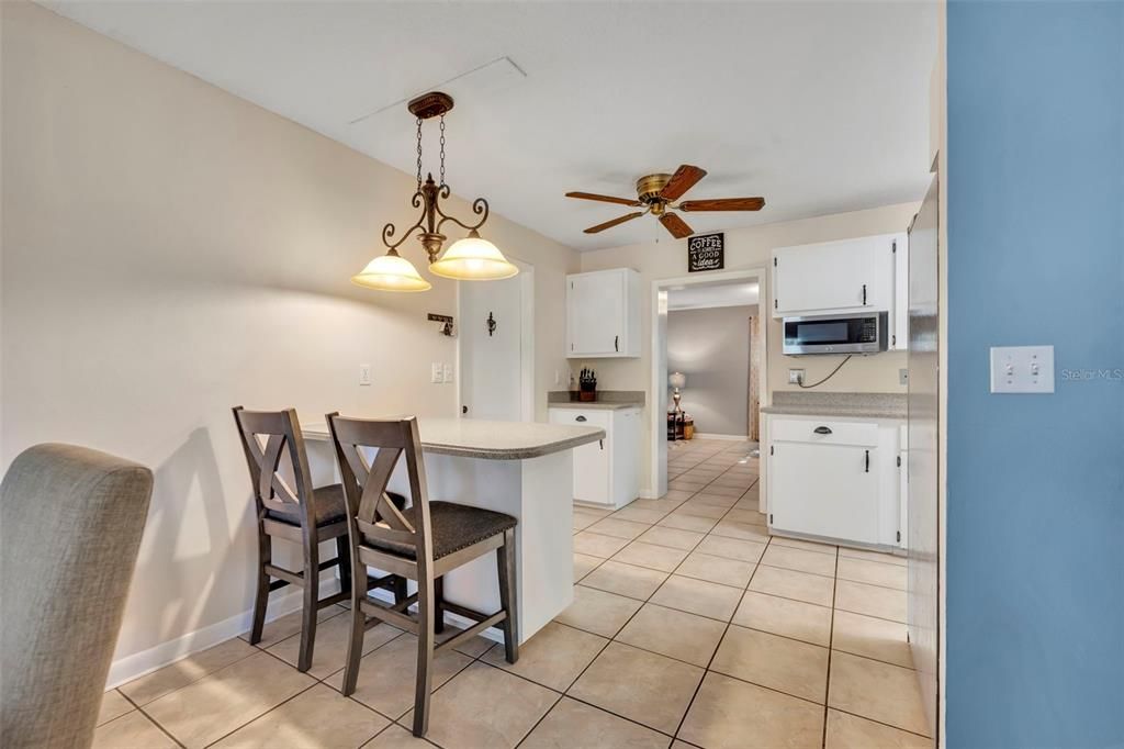 For Sale: $324,900 (3 beds, 2 baths, 1378 Square Feet)
