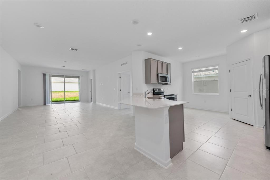 出租: $2,350 (3 贝兹, 2 浴室, 1850 平方英尺)