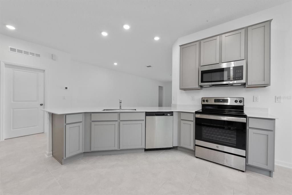 出租: $2,350 (3 贝兹, 2 浴室, 1850 平方英尺)