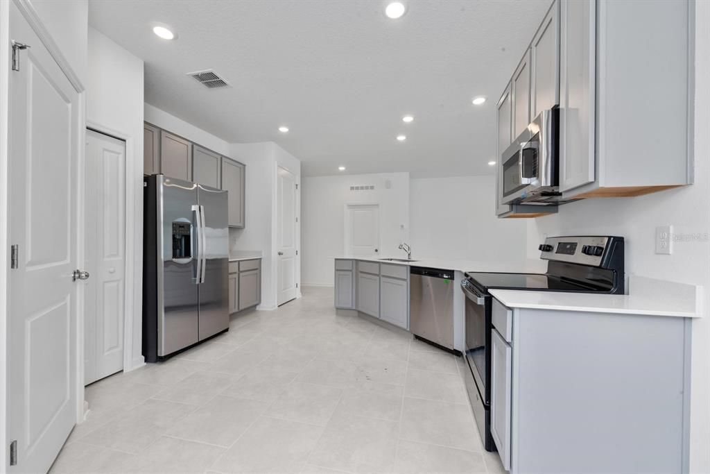 出租: $2,350 (3 贝兹, 2 浴室, 1850 平方英尺)