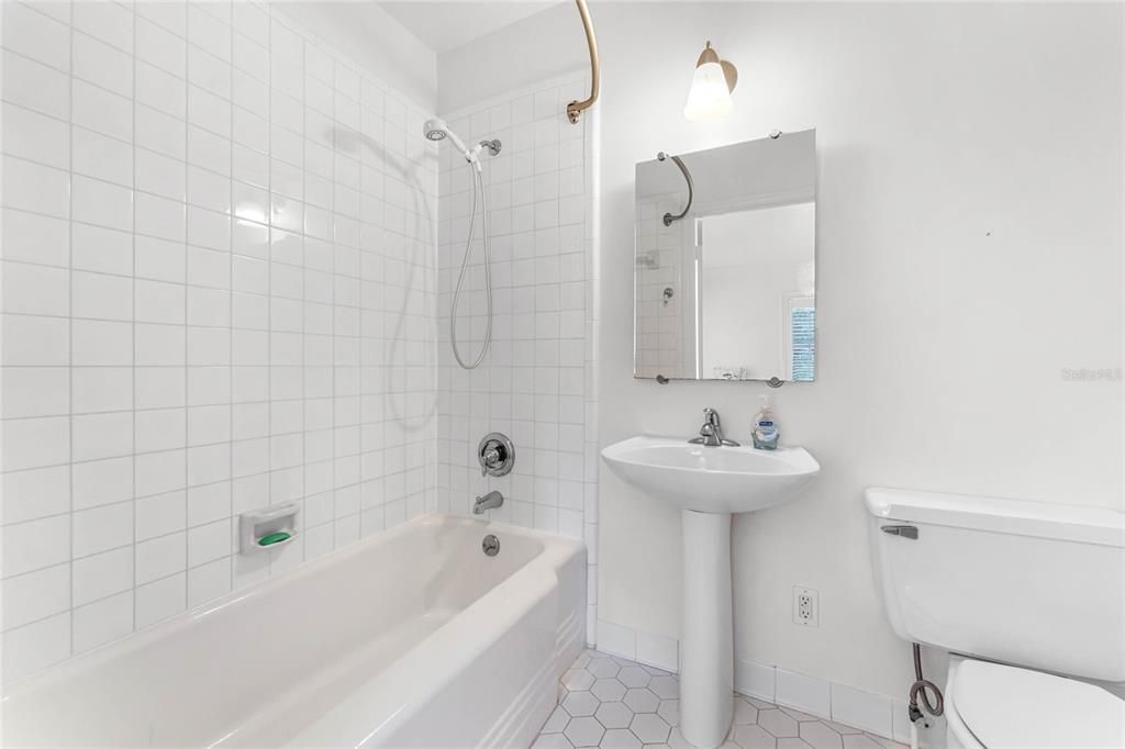 В аренду: $3,600 (2 спален, 2 ванн, 1393 Квадратных фут)