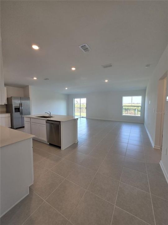 В аренду: $2,400 (4 спален, 3 ванн, 2174 Квадратных фут)