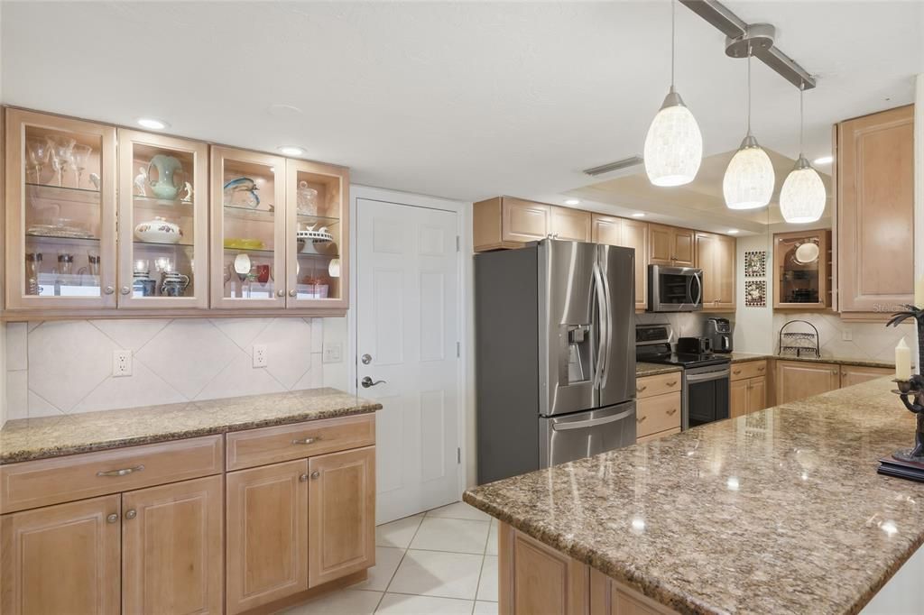 For Rent: $9,400 (2 beds, 2 baths, 1364 Square Feet)