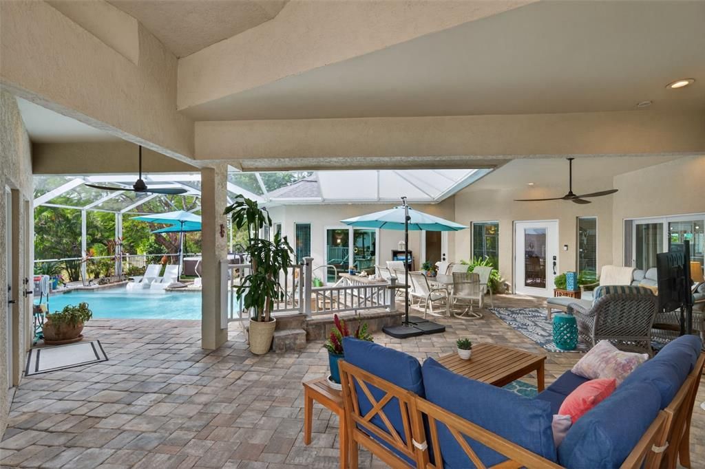 На продажу: $675,000 (3 спален, 3 ванн, 2472 Квадратных фут)