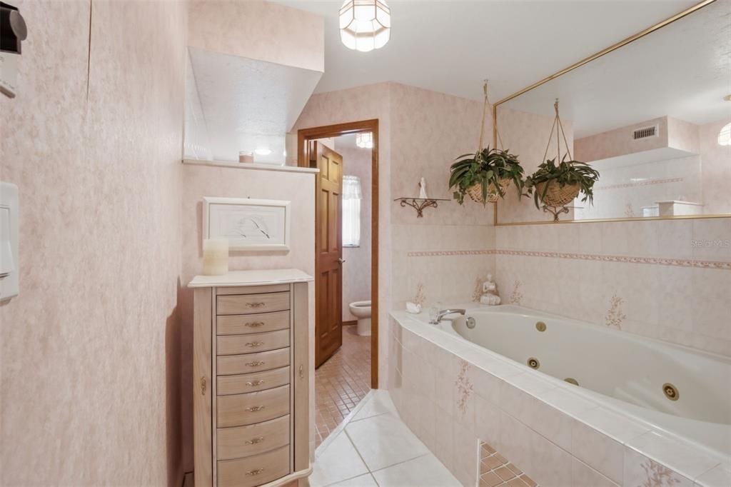 For Sale: $1,250,000 (3 beds, 3 baths, 3226 Square Feet)