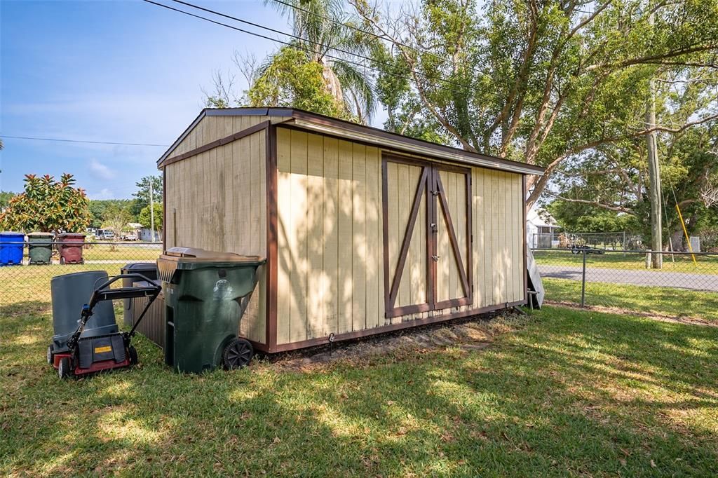 For Sale: $325,000 (2 beds, 2 baths, 1374 Square Feet)