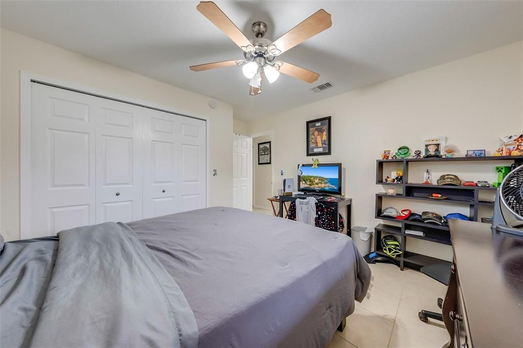 For Sale: $325,000 (2 beds, 2 baths, 1374 Square Feet)