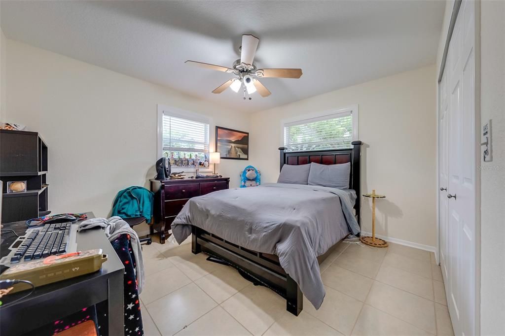 For Sale: $325,000 (2 beds, 2 baths, 1374 Square Feet)