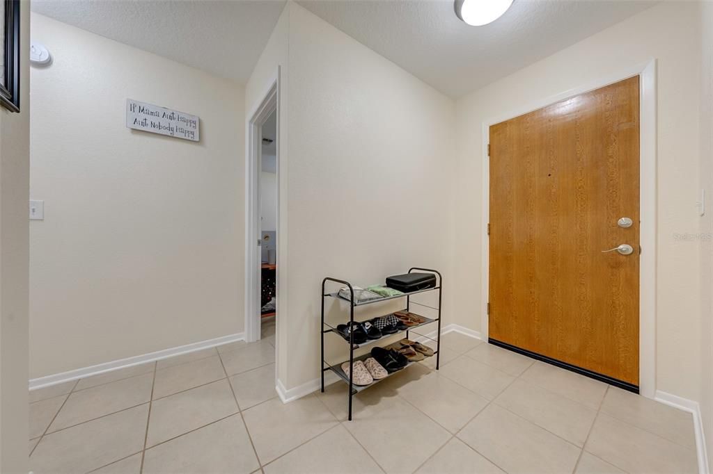 For Sale: $325,000 (2 beds, 2 baths, 1374 Square Feet)