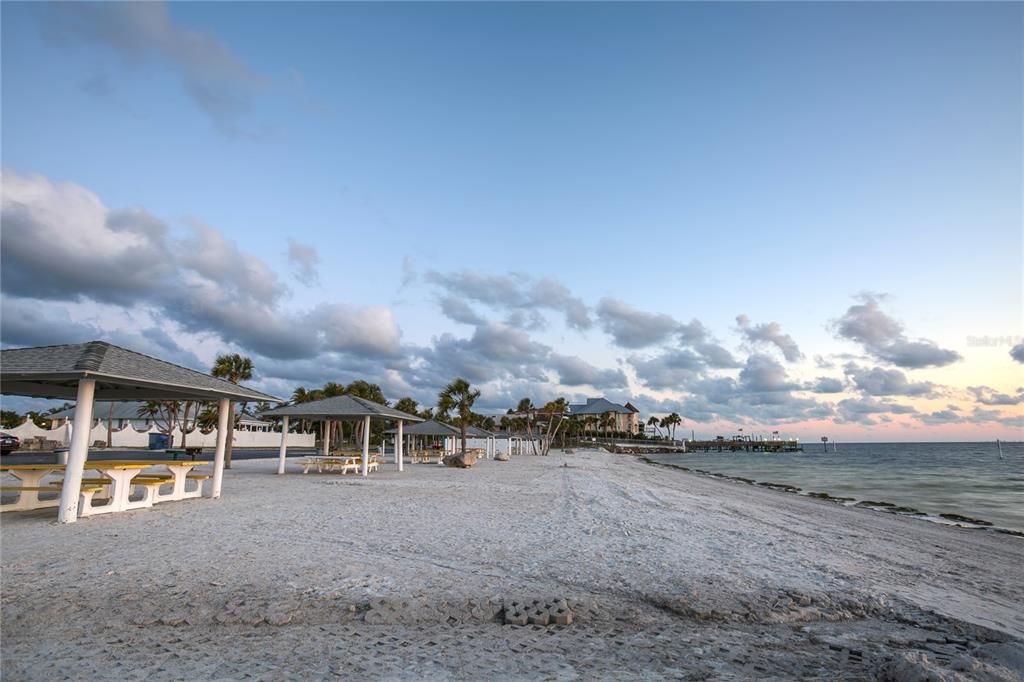 В аренду: $1,200 (1 спален, 1 ванн, 728 Квадратных фут)