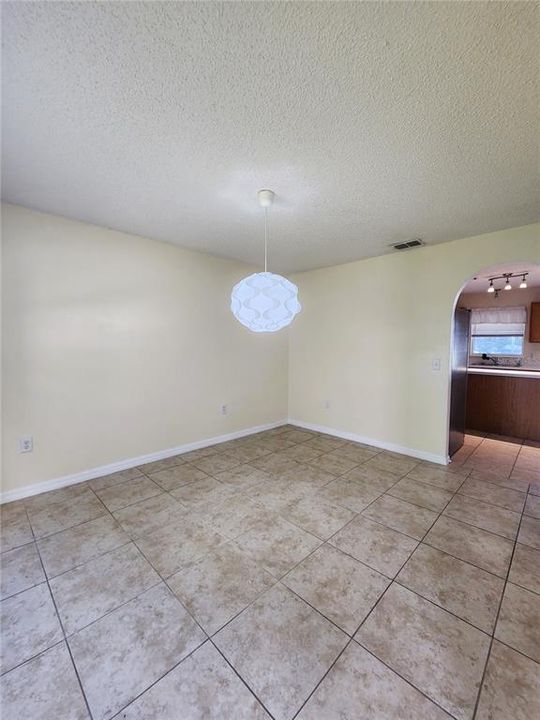 For Rent: $1,849 (4 beds, 2 baths, 2250 Square Feet)