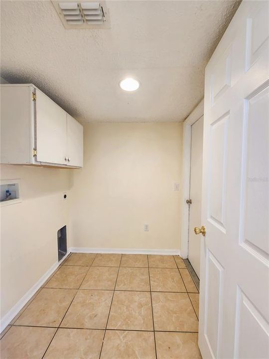 For Rent: $1,849 (4 beds, 2 baths, 2250 Square Feet)