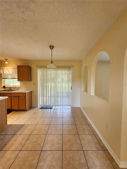 For Rent: $1,849 (4 beds, 2 baths, 2250 Square Feet)