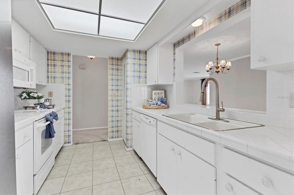 En Venta: $325,000 (2 camas, 2 baños, 1913 Pies cuadrados)