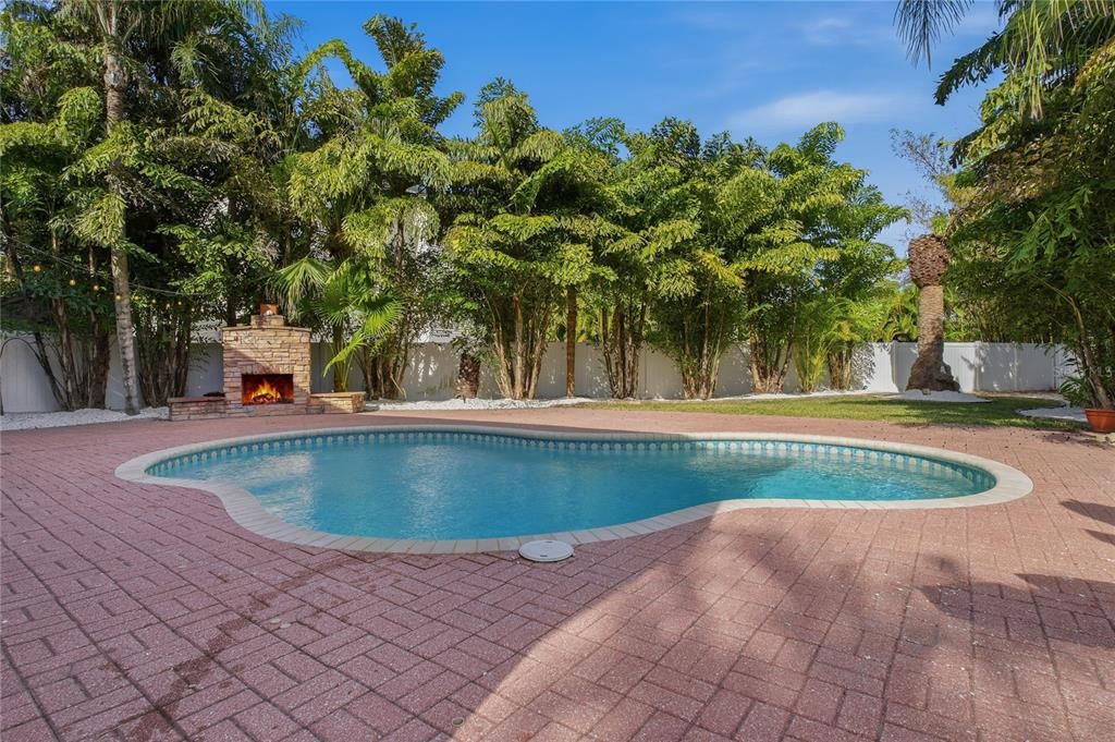 For Sale: $750,000 (3 beds, 2 baths, 1747 Square Feet)