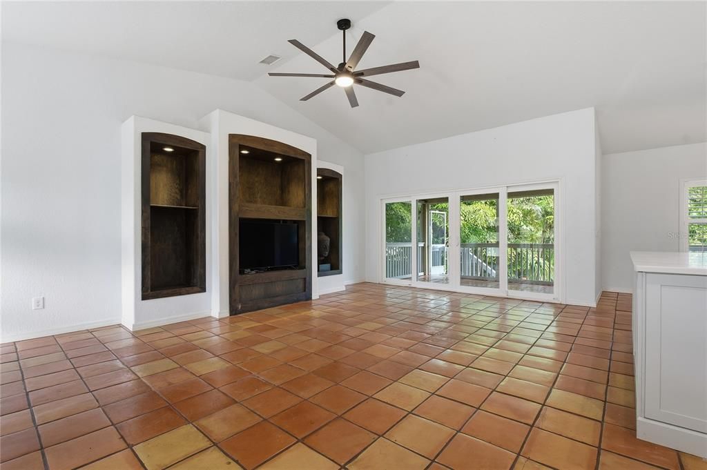 For Sale: $750,000 (3 beds, 2 baths, 1747 Square Feet)