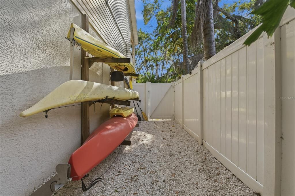 For Sale: $750,000 (3 beds, 2 baths, 1747 Square Feet)