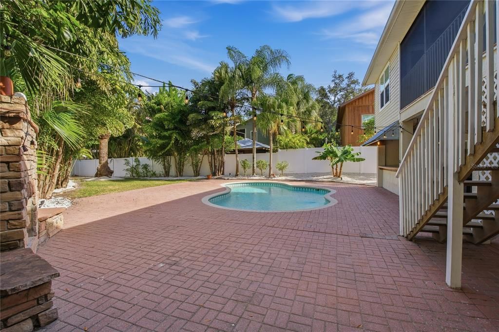 For Sale: $750,000 (3 beds, 2 baths, 1747 Square Feet)