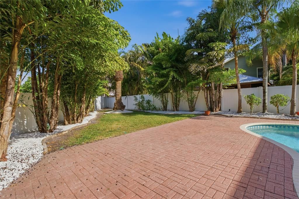 For Sale: $750,000 (3 beds, 2 baths, 1747 Square Feet)