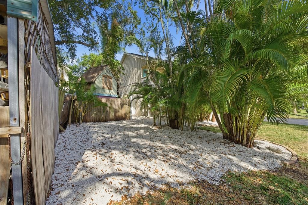 For Sale: $750,000 (3 beds, 2 baths, 1747 Square Feet)