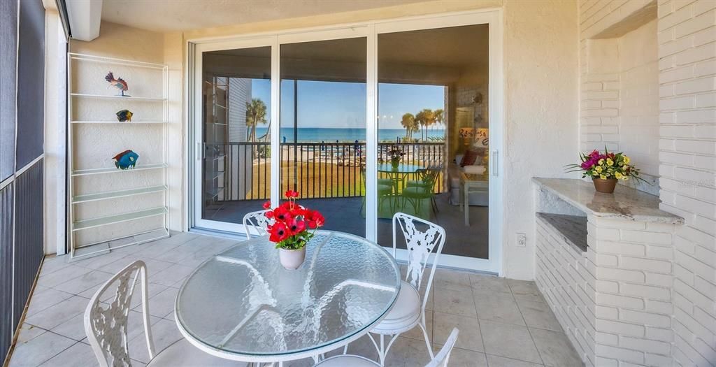 待售: $925,000 (2 贝兹, 2 浴室, 1393 平方英尺)