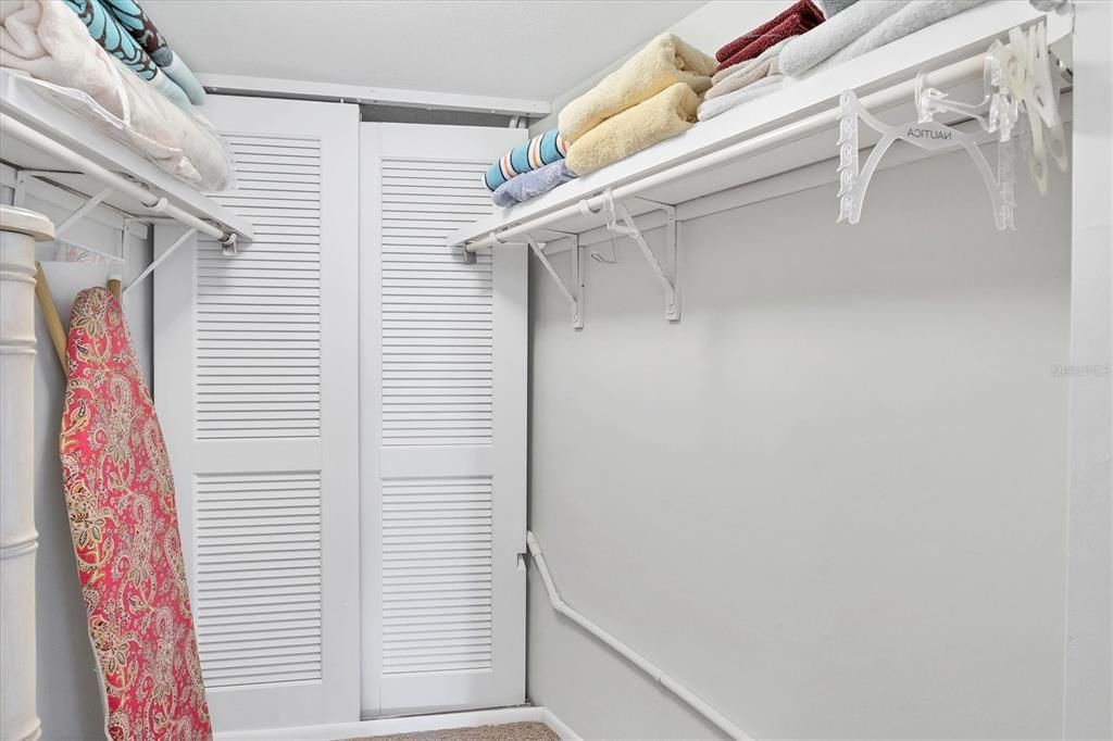 待售: $925,000 (2 贝兹, 2 浴室, 1393 平方英尺)