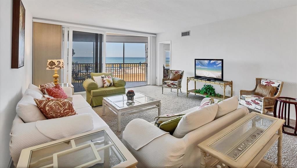 待售: $925,000 (2 贝兹, 2 浴室, 1393 平方英尺)